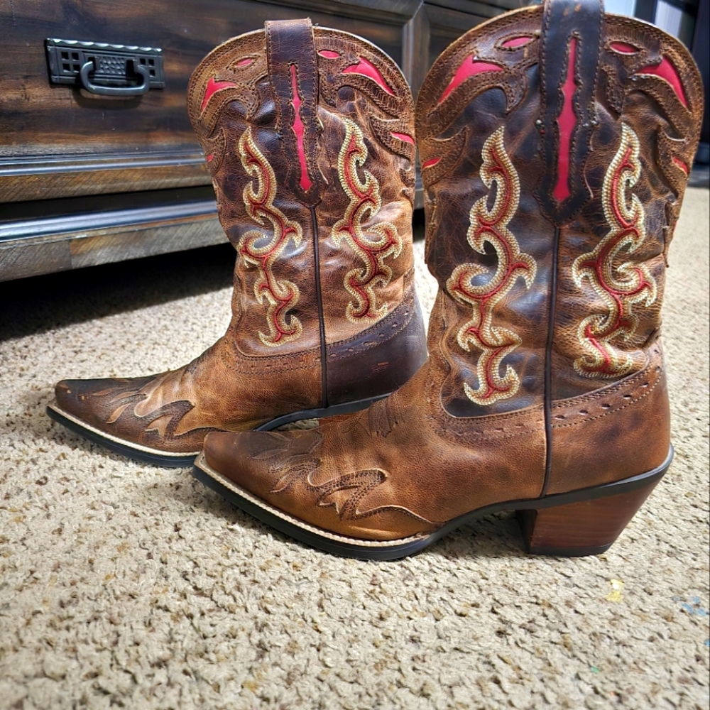 Ariat women cowboy boots